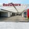 RedDoorz @ EL Runway Hotel Bulacan - Bulacan