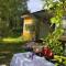 Apple tree cabin with river views - أفيستا