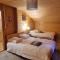 Chalet chaleureux à Orlu avec Jacuzzi et vue sur la montagne - Orlu