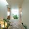Condominium T-Room