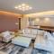 Condominium T-Room