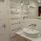 Good Day Apartments- private parking new town
