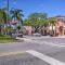 Luxe Naples Escape: Walk to Beach & Downtown!