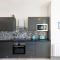 New central seafront apartment- stunning sea views
