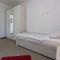 Apartment in Crikvenica 34970 - 茨里克韦尼察