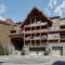 Star Suite -Luxurious condo with 3 fireplaces, and open Pool! - Canmore