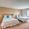 Resort Home with Hot Tub on Lake of the Ozarks! - أوساغ بيتش