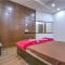 Hostmystay-3bhk Nehru place! Park