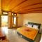 PIAS POPPIES HOTEL