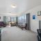 Hit The Beach - Waitarere Beach Holiday Home - Waitarere