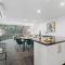 Central Location - Contemporary 2 Bedroom Aptm