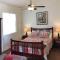 Beautiful new detached casita nestled in scenic southern CA foothills!
