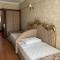 LAUR HOTELS Experience & Elegance