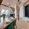 Big Design Apt - Sleeps 12 - Best Location - Riga