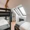 Big Design Apt - Sleeps 12 - Best Location - Riga