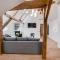 Big Design Apt - Sleeps 12 - Best Location - Riga