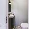 Big Design Apt - Sleeps 12 - Best Location - Riga