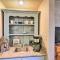 Galveston East End Condo with Pool Less Than 1 Mi to Beach! - جالفيستون