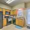 Galveston East End Condo with Pool Less Than 1 Mi to Beach! - جالفيستون