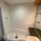 Large 5-Bed city centre townhouse with secure parking