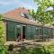 Spacious farmhouse in wooded area - Zuidoostbeemster