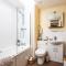 Buxton centre cosy cottage with free secure parking