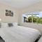 The Wee Blue Bach - Waikanae Beach Holiday Home