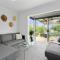 The Wee Blue Bach - Waikanae Beach Holiday Home