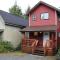 Cozy 2 Bedroom Waterfront Cottage With Hot Tub!
