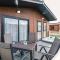 Woodpecker Lodge with Hot Tub
