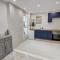 TIMON II, Luxury 3 bedroom Beachside Apartment