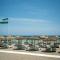 TIMON II, Luxury 3 bedroom Beachside Apartment