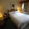 Three Horseshoes Country Inn