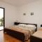 Apartment in Icici with sea view, terrace, Wi-Fi (4870-3) - 伊齐齐