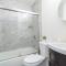 McCormick Place 420 Friendly 3BR in Downtown Chicago with Optional Parking Sleeps 8 Guests Near Soldier Field, Grant Park and Lakefront Trail