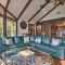 Serene Riverfront Escape with Hot Tub and Views! - Грантс-Пасс