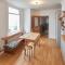 Host & Stay - Emerald Residence