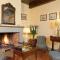 VILLA LIZ Tuscany, private pool, hot tub, property fenced, pets allowed