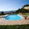 VILLA LIZ Tuscany, private pool, hot tub, property fenced, pets allowed