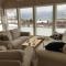 Cabin Panorama Lofoten with Jacuzzi Magic view