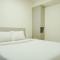Comfy and Modern 2BR at Meikarta Apartment By Travelio - 贝克西