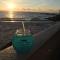 SunsetView Studio116 Beach steps away Pool WiFi - رسكن