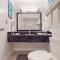Sea Breeze, Studio 510, Beach steps away!+pool+WiFi - رسكن