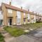 Remaj Serviced Accommodation, sleeps 7 & free parking