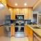 Lion Square Lodge South 550