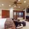 Lion Square Lodge East 307