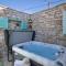 PoIai Stonehouse with Jacuzzi