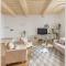 IFlat Navona White and Stylish Apartment