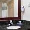 Days Inn & Suites by Wyndham Sault Ste. Marie ON
