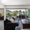 Luxury Waterfront Apartment - Abode No 1